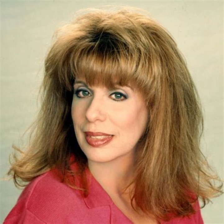 SEANA KOFOED, PIPER CURDA – Celeb Secrets